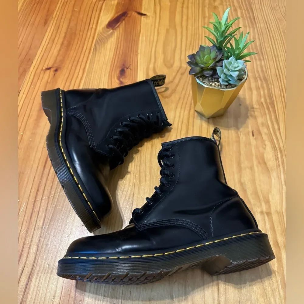 The Original Dr. Martens 1460W Black Leather Combat Boots Women US 7 L